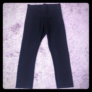 Lululemon size 8 crop leggings
